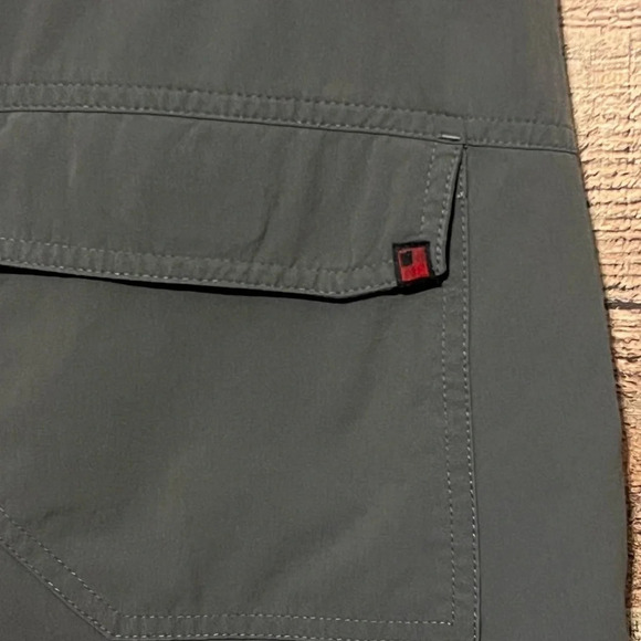 🌻 Woolrich Mens size 32 Slate Hiking Camping Cargo Shorts Outdoor Activewear - Picture 3 of 7